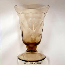 KUMELA OY, k�sinkaiverrettu maljakko,1940-luku muottiin puhallettu lasi,Korkeus n.12,5 cm, halkaisija n.8,8 cm,1 kpl,78� /kpl ( Tuote nro / Item #208MA )