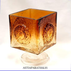 KUMELA OY,Lasimaljakko,Design:Kaj Blomqvist,pient� k�yt�n j�lki�,Signeerattu,Korkeus n. 18,5 cm, leveys n.12,7cm x 12,7 cm,1 kpl,84�/kpl ( Tuote nro / Item #261MA )
