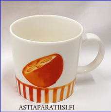 ARABIA,Appelsiini muki Sesonkituote,Design :Minna Immonen,Suunniteltu vuonna 2009. korkeus n.8 cm, halkaisija n.8,3 cm, 2 kpl, 46 �/kpl,( Tuote nro 135 P )