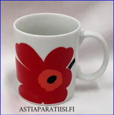 MARIMEKKO, punainen UNIKKO- muki,Design: Maija Isola 1964,korkeus n.8,9 cm, halkaisija n.7,5 cm, ,0 kpl, ( Tuote nro 229 P )