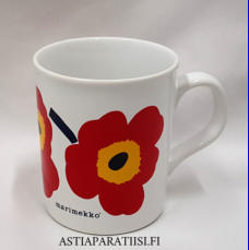  MARIMEKKO,UNIKKO punainen muki, Made in Englandi,Design:Maija Isola,Tuotannossa 1980-90 luku,korkeus n.9,6 cm, halkaisija n.8,2 cm, 0 kpl, ( Tuote nro 288 P )