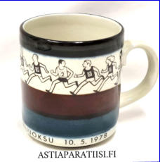 ARABIA,kaira sarja harvinainen muki Toukolan 30 ymp�rijuoksu 10.5.1978  ,korkeus n.9,5 cm, halkaisija n.8,5 cm, ,0 kpl,( Tuote nro 356 P )