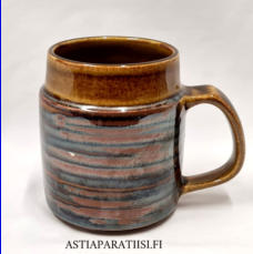 ARABIA, Tuoppi ,Suunniteltu vuonna 1949-65,k�sinmaalattu ja signertttu NT,korkeus n.11,5 cm, halkaisija n.8,5 cm,0 kpl, ( Tuote nro 379P )