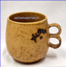 PENTIK, Hiisi Joulupukin pajakyl� Muki, Design: Risto Paatero ja viimeistely Peter Winquist, korkeus n.10,5 cm, halkaisija n. 8,7 cm, Suunniteltu vuonna 1973 Pentik Ky. 1kpl,42�   ( Tuote nro 395P)