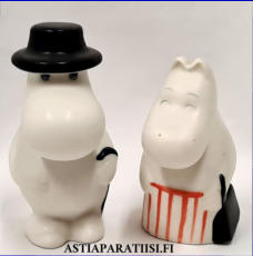ARABIA,Muumi figuuriinit Muumimamma ja Muumipappa,Moomin figurines Moominmamma and Moominpappa (1990-1996),Design:Tuulikki Pietil�,Korkeus n.8,3 cm ja 7,3 cm, 2 kpl,190�yht.( Tuote nro 247M )