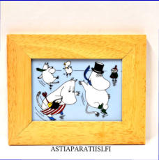 ARABIA,Muumi kehyslaatat Luistelemassa Nro 2 ,Design:Tove slotte, Camilla Moberg,Valmistettu1991-94-luku,Mitat n. 16 x 13 cm kehysmitta,1 kpl,190�/kpl,( Tuote nro 259M )