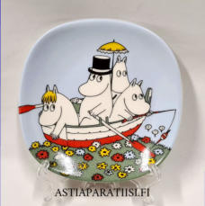 ARABIA,Muumi sein�lautanen Muumiperhe (1990-1993),Moomin wall plate Family ,Design:Tove Slotte-Elevant / Tove Jansson,Leveys n. 12 cm, korkeus n.12 cm,1 kpl,98�/kpl,( Tuote nro 277M )
