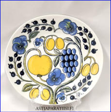 ARABIA,Paratiisi lautanen ovaali, Design:Birger Kaipiainen,Valmistettu1970-74-luvulta,Korkeus n. 3 cm, leveys n. 21 cm, x 19 cm,0 kpl ( Tuote nro 314R )