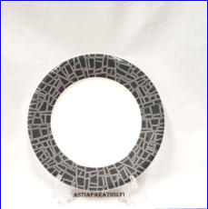 ARABIA,Ego Net lautanen, tuotannossa vuosina 1998-2014,Design:Stefan Lindfors, halkaisija.n.19,5 cm,1 kpl,18�/kpl ( Tuote nro 319R )