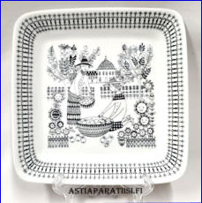 ARABIA,Emilia tarjoilulautanen Design:Raija Uosikkinen,1950-luku, Korkeus  n.3 cm, leveys n. 18 cm x 18 cm,2 kpl,145�/kpl ( Tuote nro 322R )