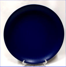 ARABIA, 24h sininen ,Ruokalautanen,Design:Heikki Orvola,alkuper�istuotantoa.Tuotannossa 2000-2006,leveys n. 29,5 cm,2 kpl, 28 �/kpl ( Tuote nro 176R )