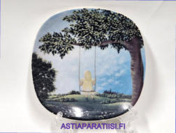 ARABIA,Sein�lautanen Kes�tunnelmia, Design: Anita Rantanen-Siewers,Mitat Korkeus n. 12 cm, leveys n. 12 cm,1kpl.25�/kpl,( Tuote nro 202AM )