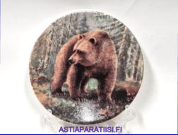 ARABIA,Sein�lautanen Karhu, Design:Kimmo P�likk�,Mitat Halkaisija,n. 12 cm,1kpl.45�/kpl,( Tuote nro 223AM )