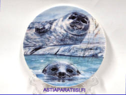 ARABIA,Fauna sein�lautanen Norppa, Design:Tuula Lappalainen,Mitat Halkaisija,n. 12 cm,1kpl.45�/kpl,( Tuote nro 226AM )