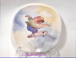 ARABIA, Valde vauhdissa Sein�lautanen,Design:Minna Immonen,2005-luku, Mitat Korkeus n. 12 cm, leveys n. 12 cm,1kpl.35�/kpl,( Tuote nro 268AM )