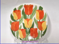 ARABIA, Kev�tkukkia, Tulppaani Sein�lautanen,Design:Pia R�nndahl, Mitat Korkeus n. 12 cm, leveys n. 12 cm,1kpl.35�/kpl,( Tuote nro 270AM )