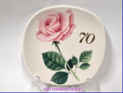 ARABIA,Ruusu Suomen Punainen Risti Sein�lautanen 70 V, Mitat Korkeus n. 12 cm, leveys n. 12 cm,1kpl.20�/kpl,( Tuote nro 277AM )