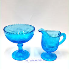 NUUTAJ�RVEN LASI,kermakko ja sokerikko,puristelasi,turkoosi v�ri,Kermakko korkeus:n. 12 cm, Halkaisija:n.6,2 cm,Sokerikon korkeus:n.11,8 cm, Halkaisija:n.11 cm, pari,45� ( Tuote nro / Item #104S )