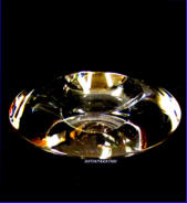 RIIHIM�EN LASI,Lent�v� lautanen taidelasi, Design:Aimo Okkolin,korkeus n.5 cm, leveys n. 19 cm,1kpl,600�
