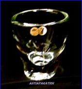 IITTALA/KARHULA, L�yt� taidelasi maljakko, Design: Tapio Wirkkala,1950-luvulta,korkeus n.6,5 cm, leveys n. 6 cm X 5 cm,1kpl,80�