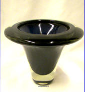 NUUTAJ�RVI,Taidelasi maljakko JN 128, Design:Jaakko Niemi,suunniteltu: 1964,kork n.16,cm,halkaisija n.20 cm,1kpl,340�/kpl