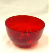 NUUTAJ�RVI,kulho rubiininpunainen,Design:Kaj Franck,korkeus n. 7,5 cm, leveys n. 12,5 cm , 0kpl