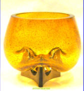 HUMPPILA LASI, lasimaljakko,Design:Karl Laine, jalassa kaiverrus  10.8.1980 Apu,korkeus 12,2 cm, halkaisija 13 cm,1 kpl,275�/kpl