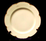 ARABIA, Kulta Pekkatarjoilulautanen,1930-luku,reunan kultaus hieman kulunut,Leveys 33 cm,1 kpl,65�/kpl