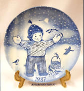 Paul Hoff Gustavsberg Christmas plate. Swedish vintage,Collectible Christmas plate 1987,halkaisija n.21,5 cm,1kpl, 40�/kpl